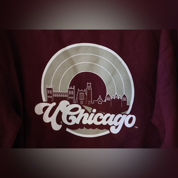 University of Chicago Uscape Women's Oversized Cropped Crew Sweatshirt - Picture 4 of 10